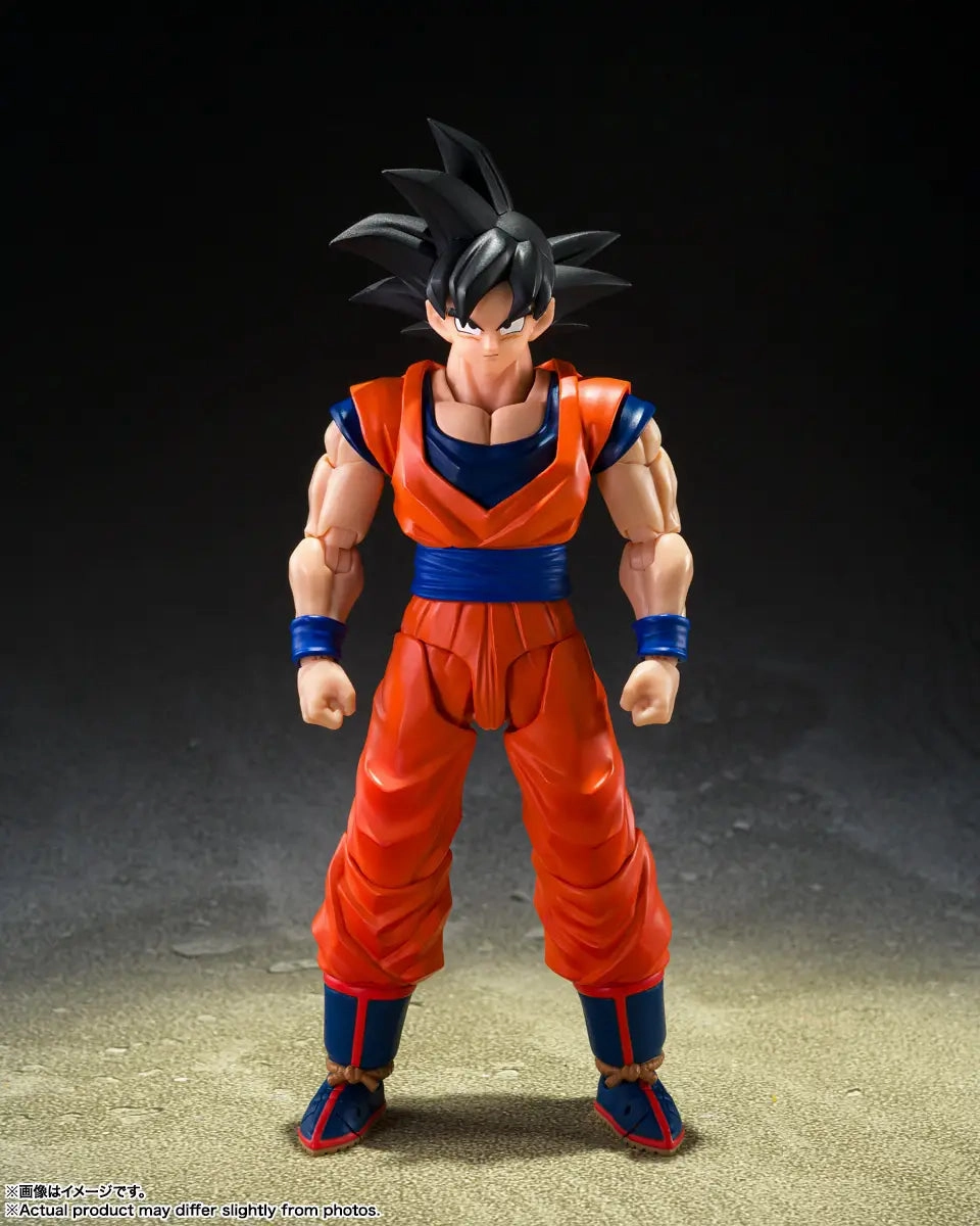 S.H. Figuarts Dragon Ball Z Son Goku (Kind-hearted Saiyan) Action Figure Holiday themed Fantasy Showcase